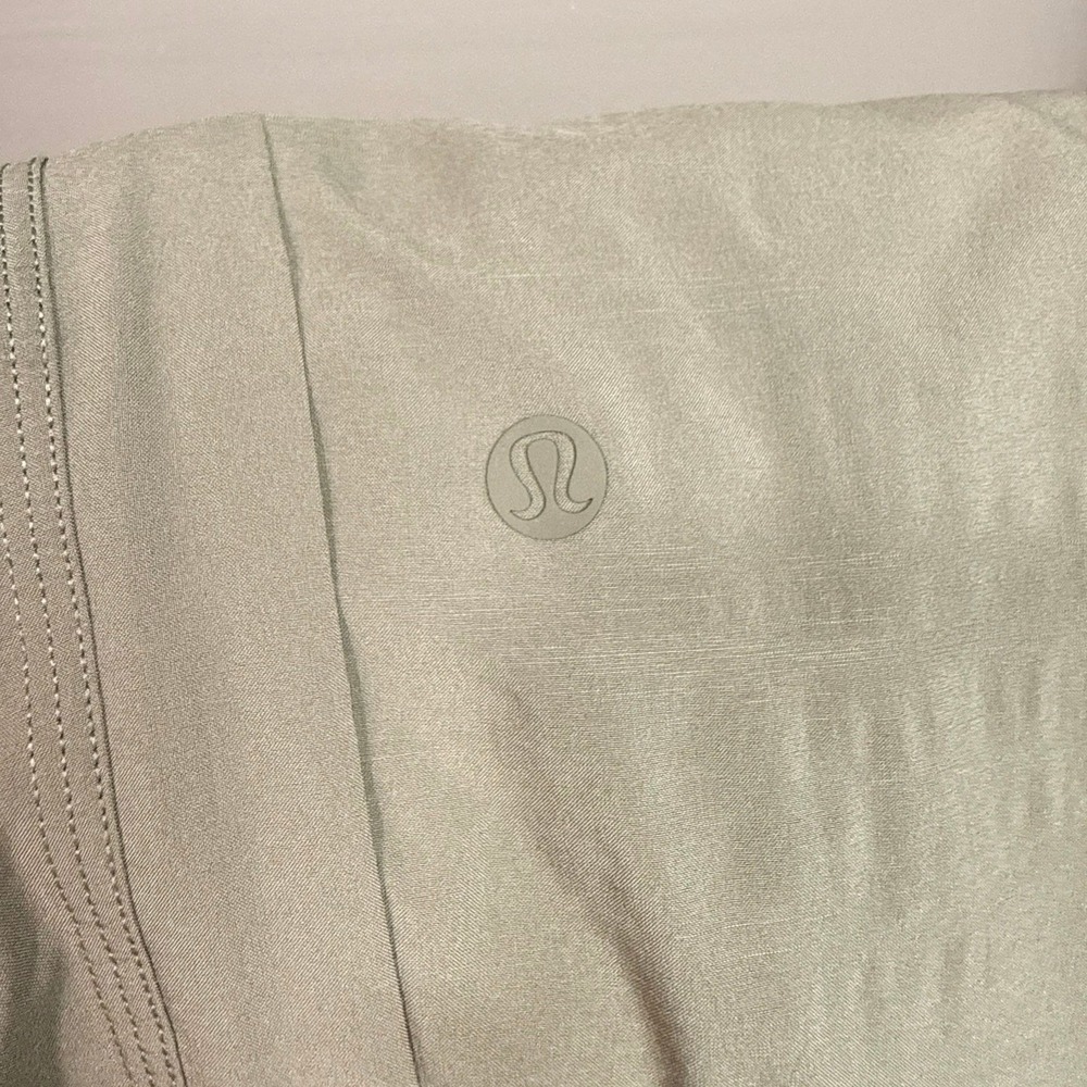 Lululemon Wanderer Cropped Jogger Pants Size 10 Grey‎ Sage Athleisure Workout - Picture 5 of 10